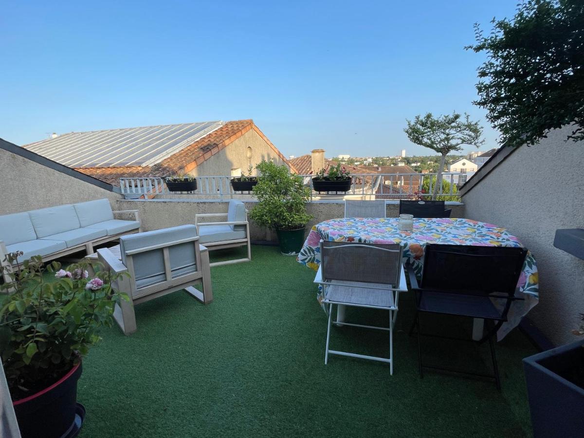 Grand Hypercentre Avec Terrasse Et Parking * Poitiers